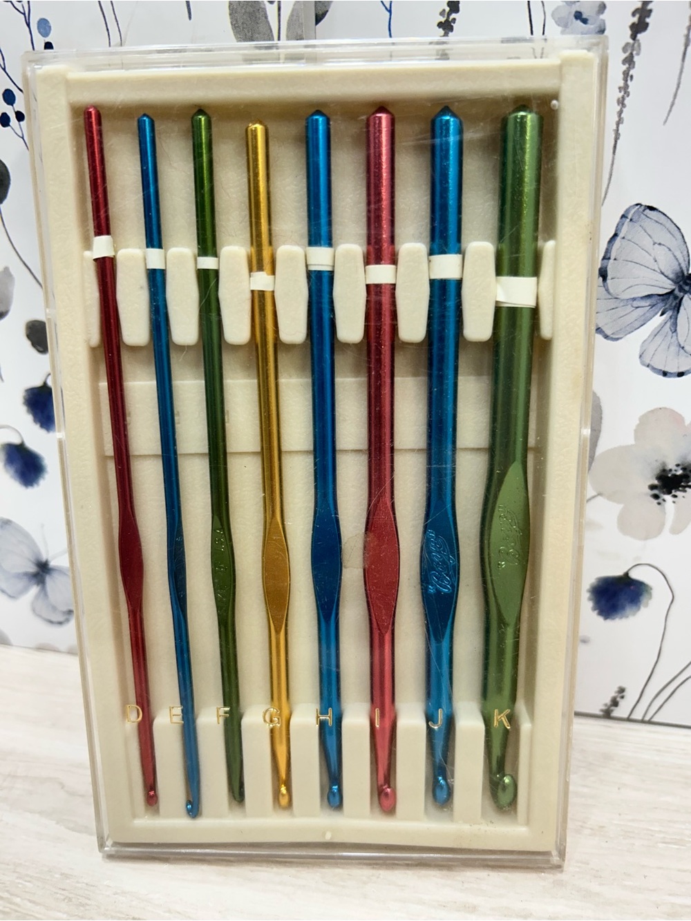 Vintage Boye Crochet Hook Set 8 Aluminum Hooks Sizes D-K Original Case USA